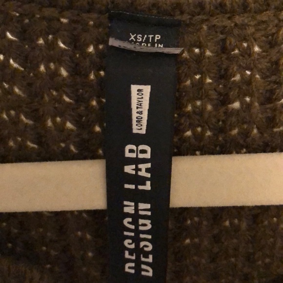 Design Lab green sweater - Picture 3 of 3